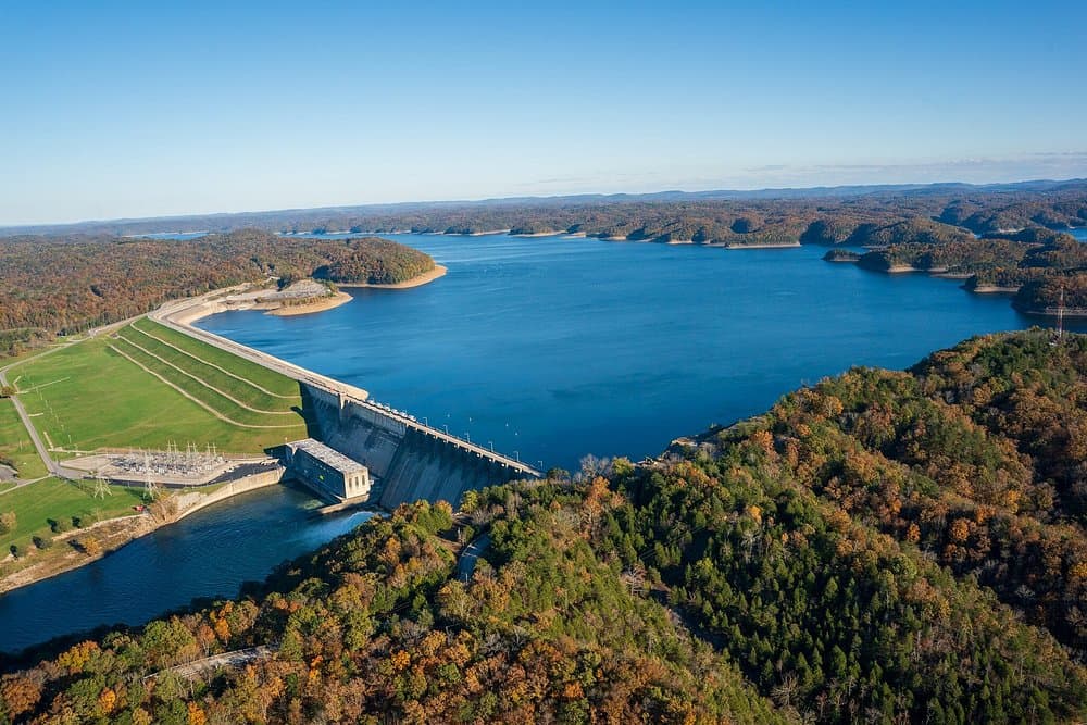 Aerial view of Lake Cumberland dam and lake
