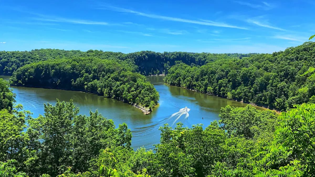 Lake Cumberland with boat on the water